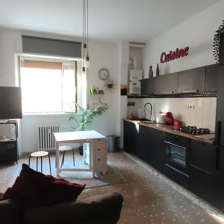 Simonhome Apartment *