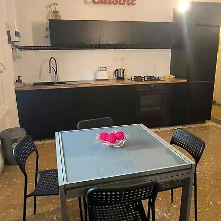 Simonhome Apartment *